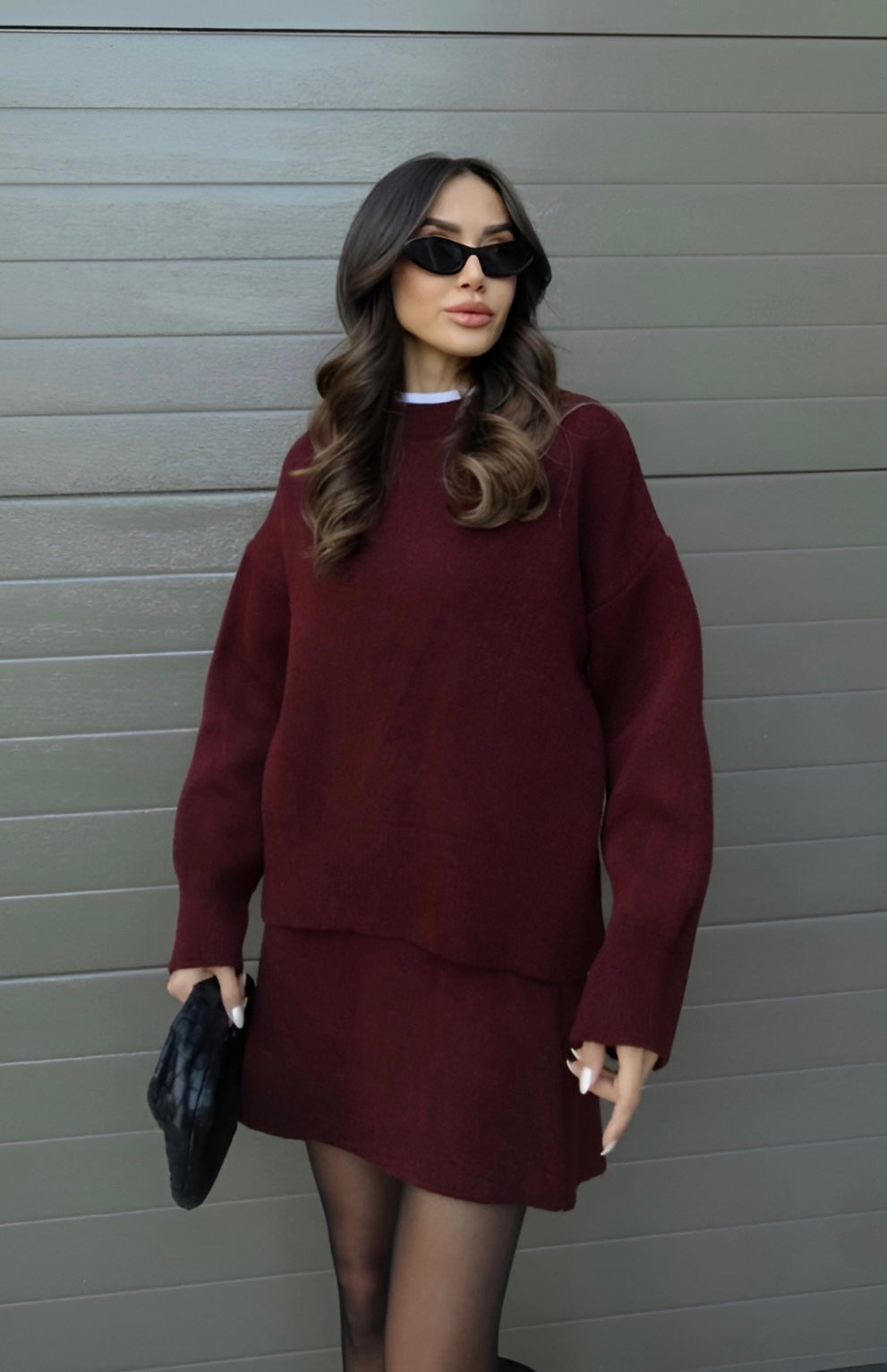 Conjunto Mujer Minifalda y Sudadera Grande - Vestiria