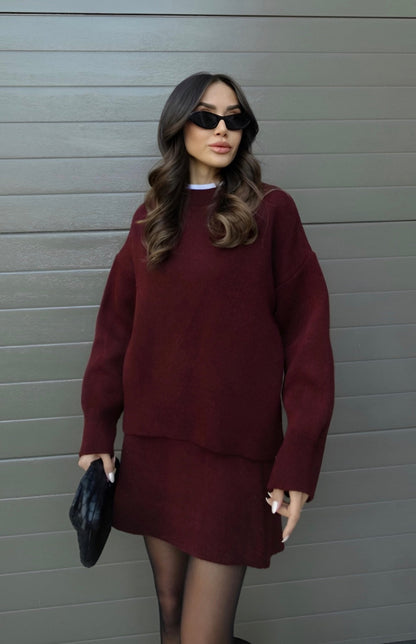 Conjunto Mujer Minifalda y Sudadera Grande - Vestiria