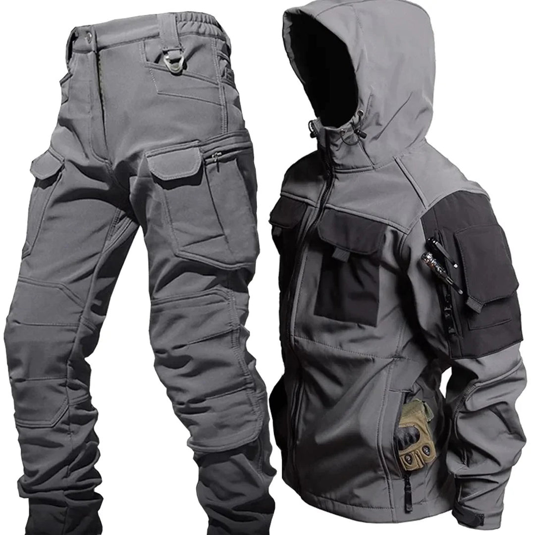 Chaquetón con capucha y pantalón chinos deportivos Louis - Vestiria