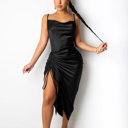 Vestido de satén elegante con encaje