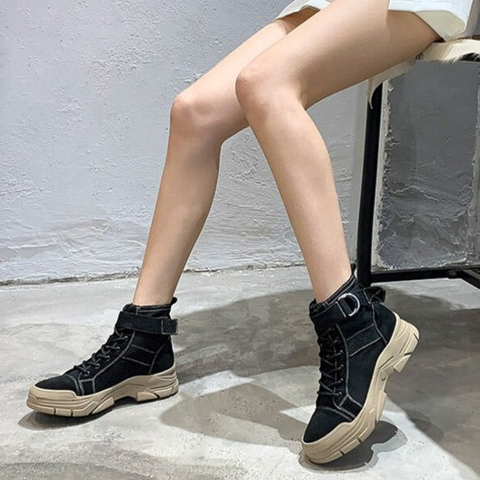 Bota Mujer Militar Negra Con Hebilla - Vestiria