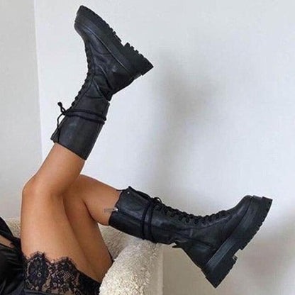 Bota Mujer Alta Negra con Cordones y Suela de Goma - Vestiria