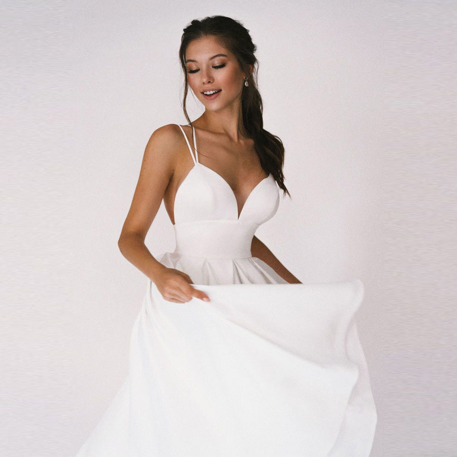 Vestido Ligero con Cuello en V - Vestiria