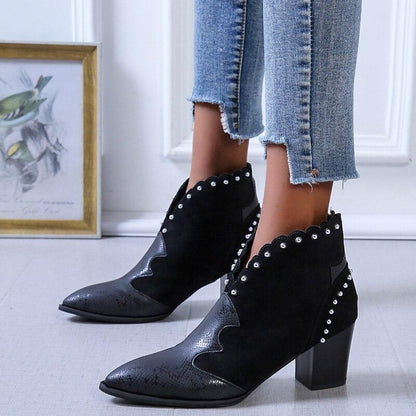 Botas Vaqueras con Decoración Metálica