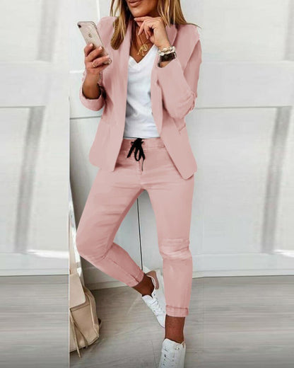 Chaquetilla y pantalones deportivos femeninos cómodos