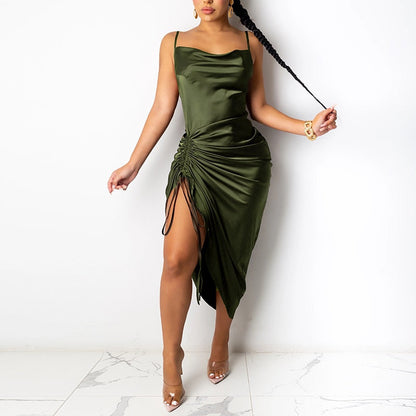 Vestido de satén elegante con encaje