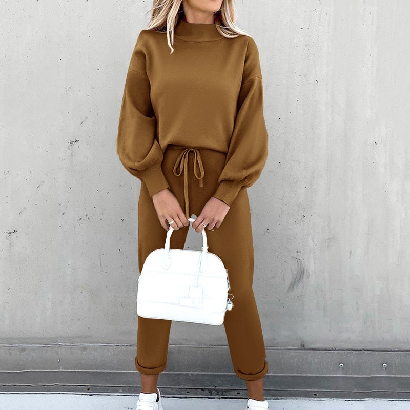 Pantalón y sudadera deportiva femenina cómoda