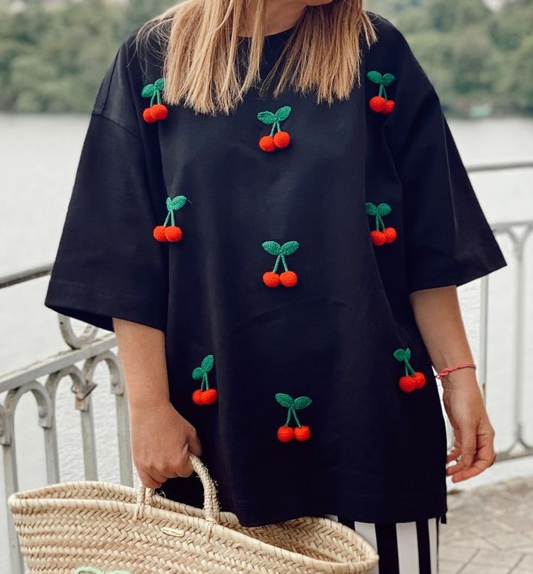 Blusa negra con estampado de cerezas - Vestiria