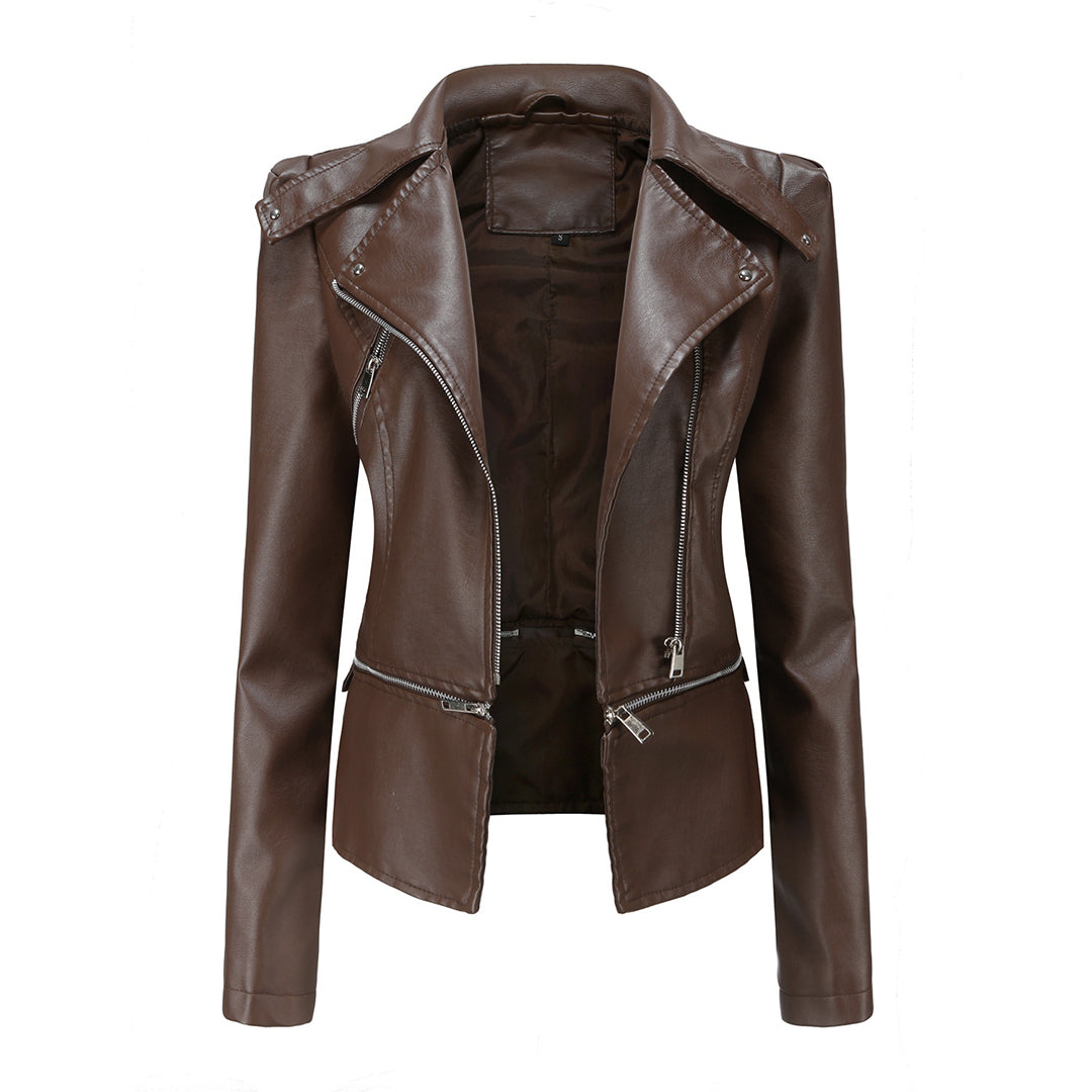 Chaquetón cuero ajustado mujer estilo rockero