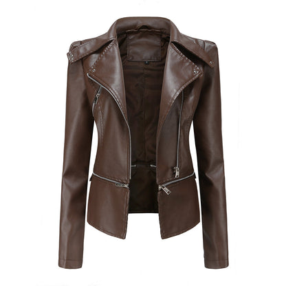 Chaquetón cuero ajustado mujer estilo rockero