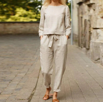 Conjunto deportivo de manga larga y pantalón cómodo