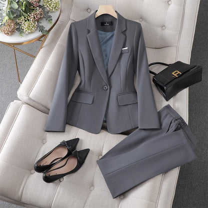 Traje de mujer elegante chaqueta y pantalón