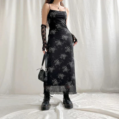Vestido de Encaje Florido con Capa de Seda