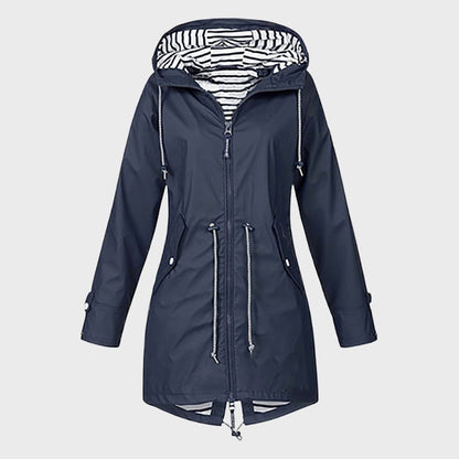 Chaqueta de mujer impermeable y elegante