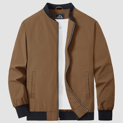 Chaquetón deportivo ligero con bolsas