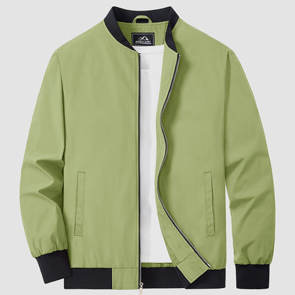 Chaquetón deportivo ligero con bolsas