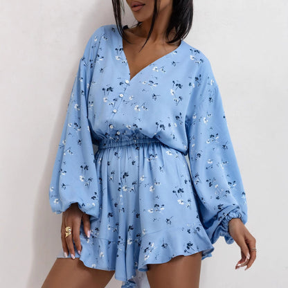 Mono corto femenino con volantes elegantes