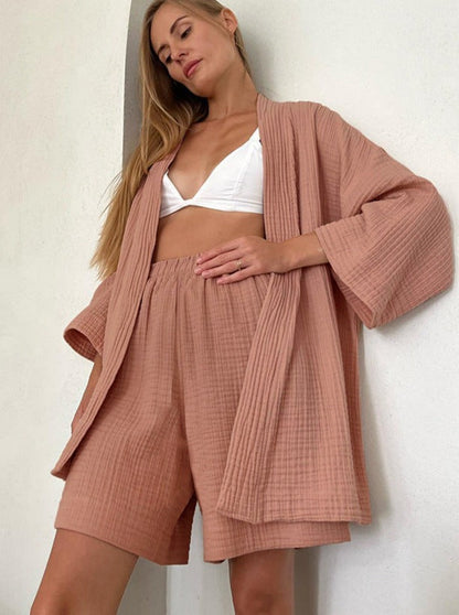 Conjunto Hogar Cálido: Cárdigan Amplio y Pantalón Corto