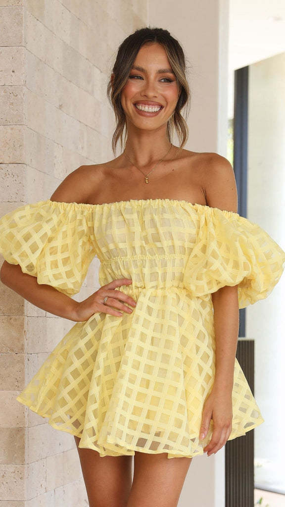 Vestido Corto Estampado a Cuadros con Mangas Voladas