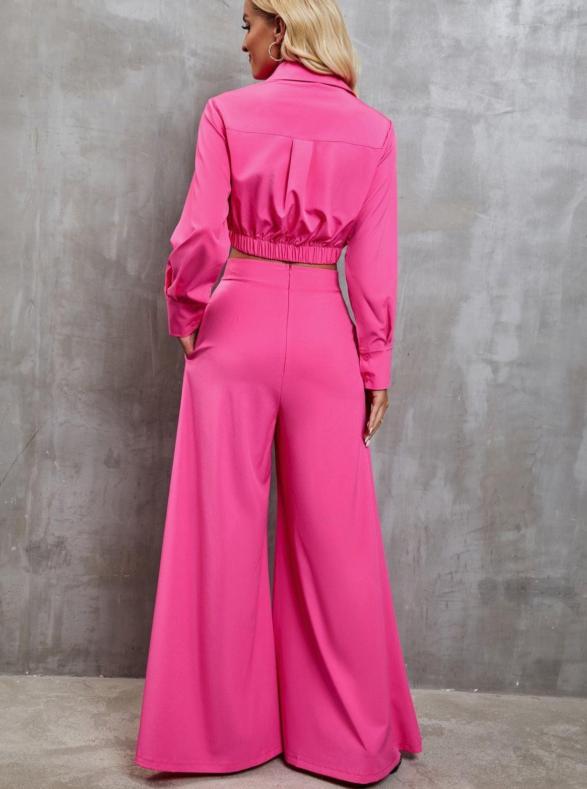 Conjunto de pantalón ancho y chaqueta casual