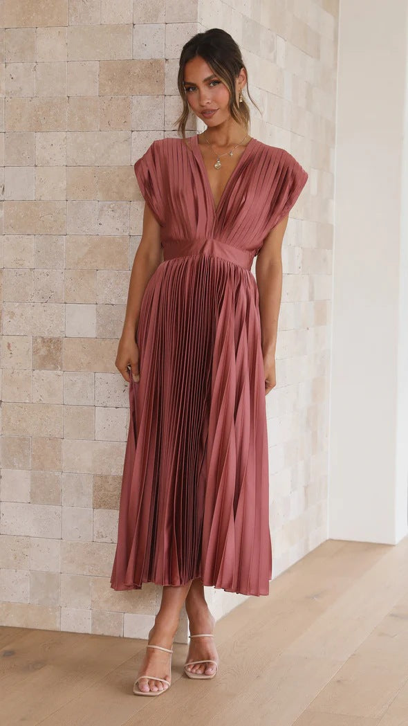 Vestido Largo Elegante con Escote en V y Detalle Espalda - Vestiria