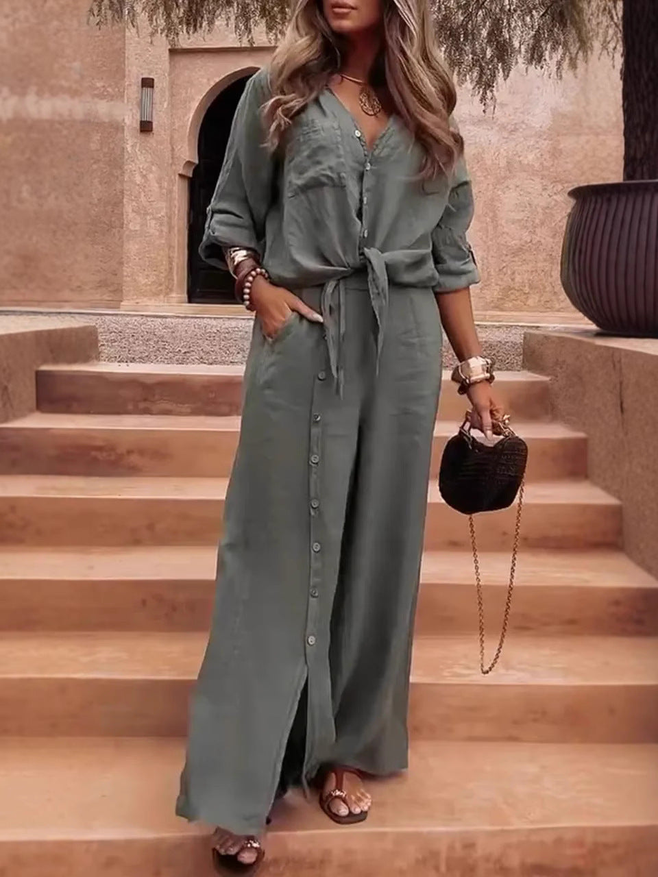 Conjunto de ropa informal con top de botones y pantalones cómodos