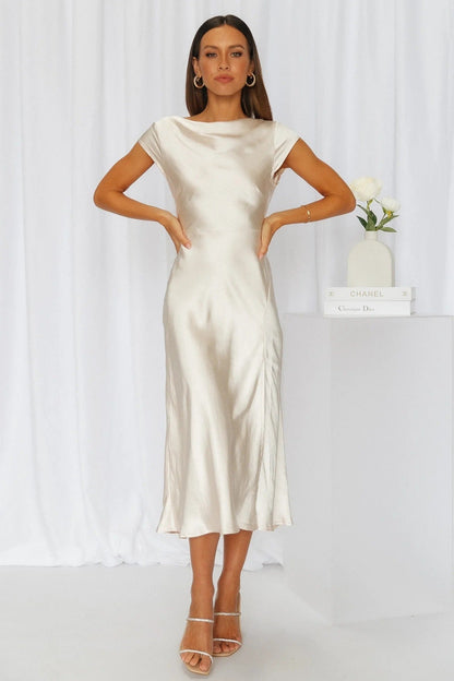 Vestido Midi Chic Clásico