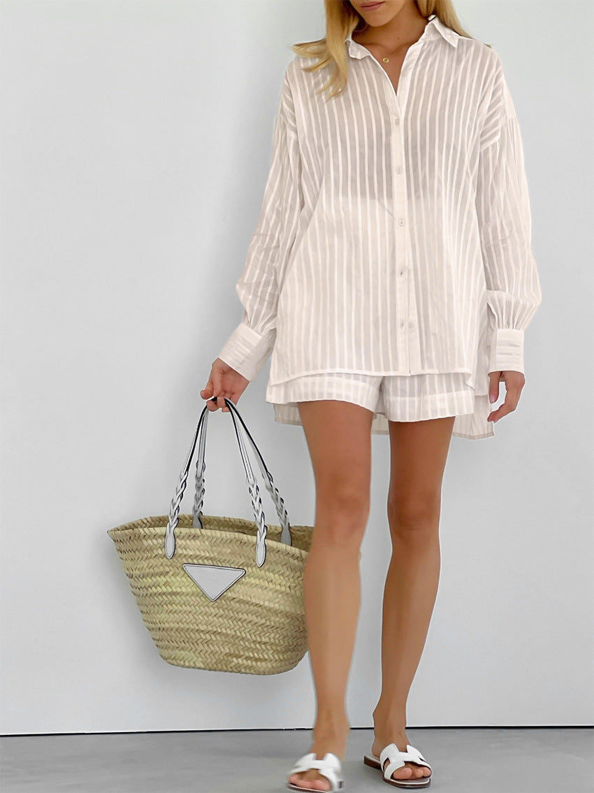 Conjunto de verano a rayas femenino y fresco
