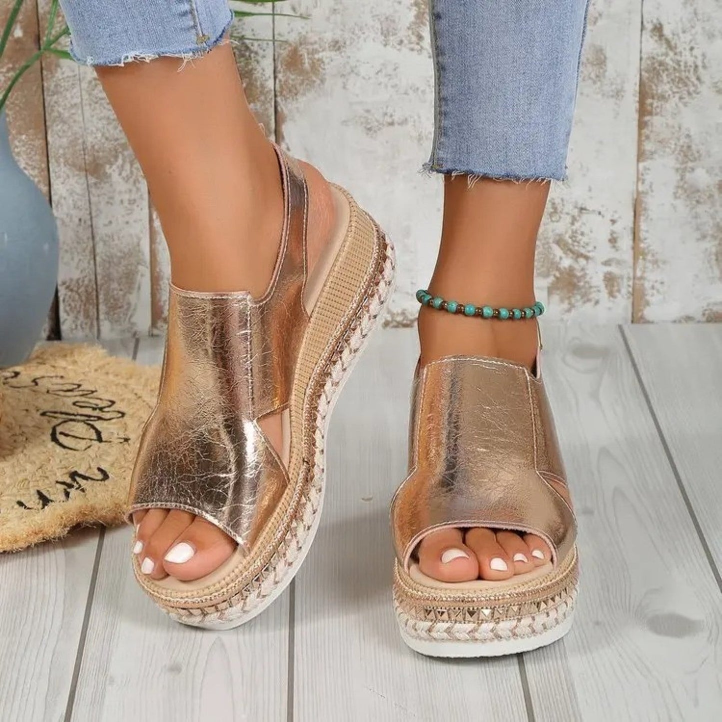 Sandalias de Verano Doradas Plisadas