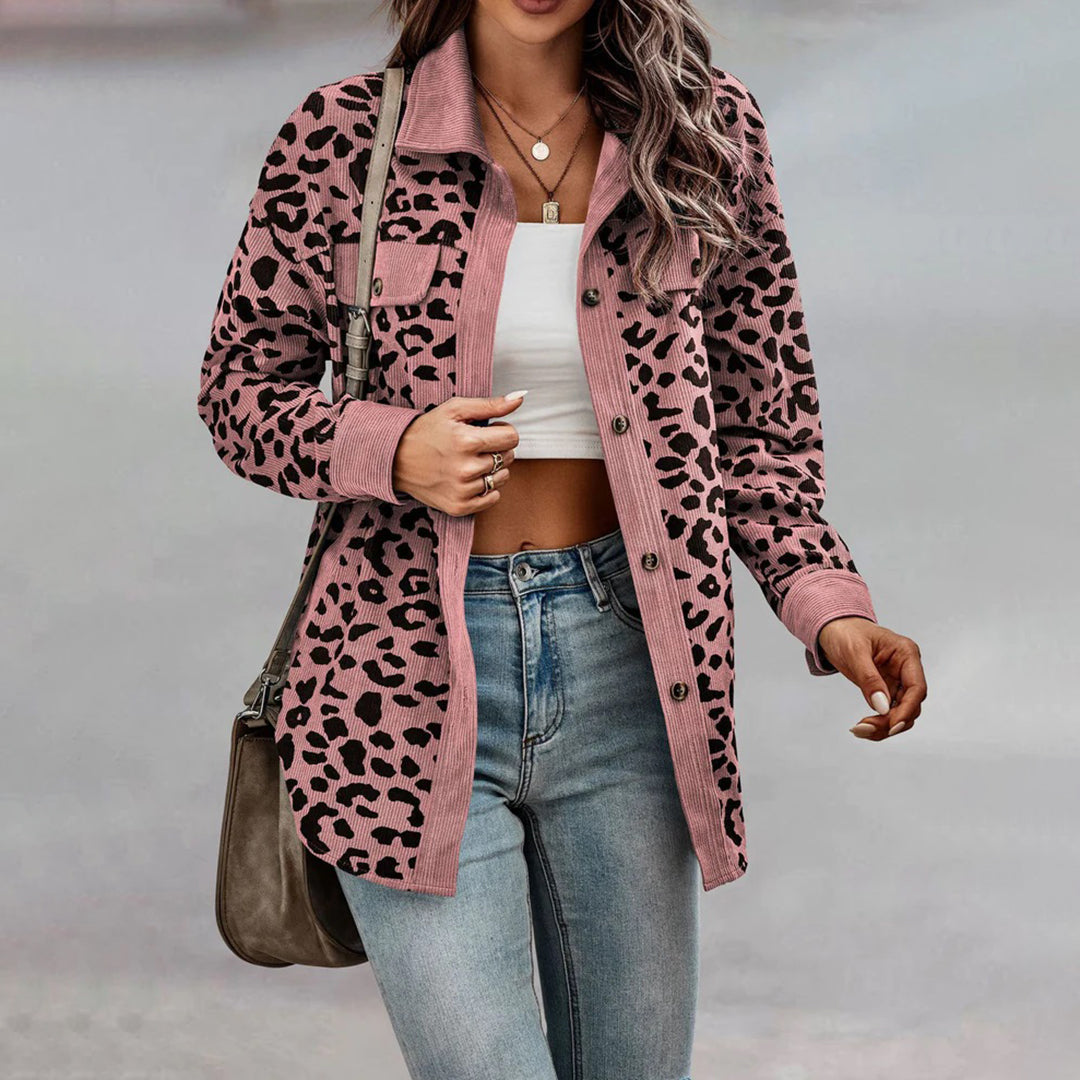 Chaquetilla ajustada leopardo elegante
