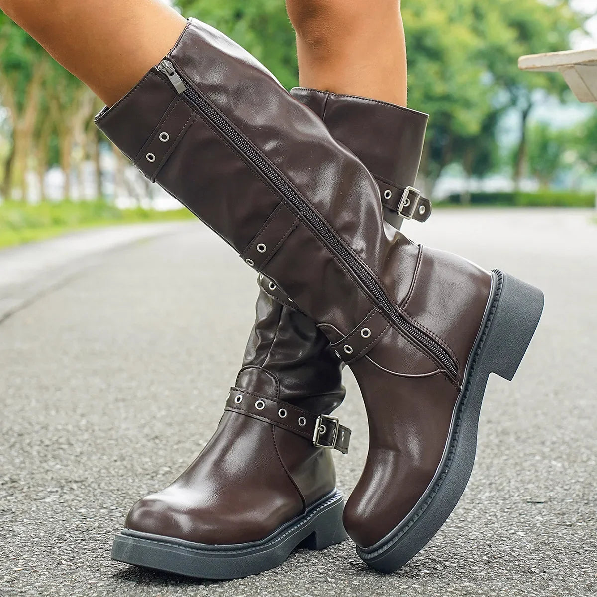 Botas Cuero Altas con Tachuelas Moda Invernal