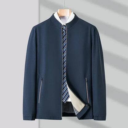 Chaqueta cuello alto sencilla y elegante