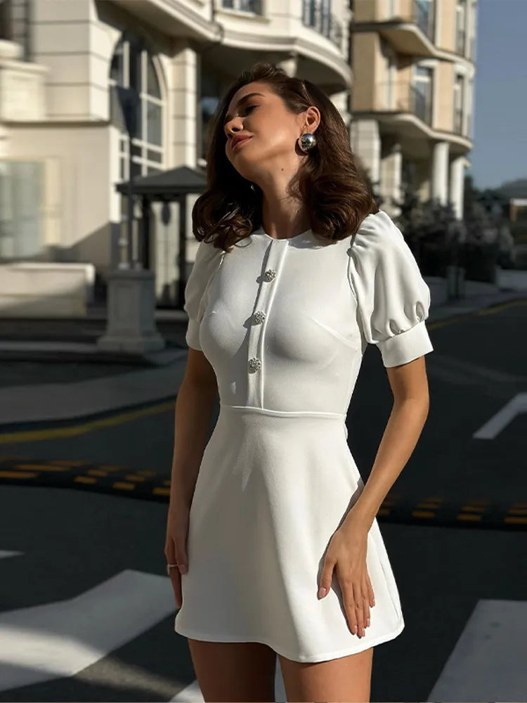 Vestido Corto Elegante Cuello Redondo - Vestiria