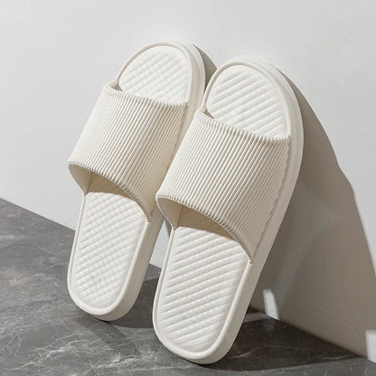 Sandalias de piscina brillantes