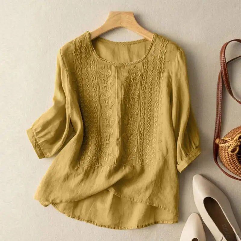 Blusa ligera estampada con detalles florales – AURORA - Vestiria