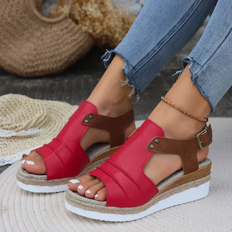 Sandalia Verano Chic con Estampado Oso