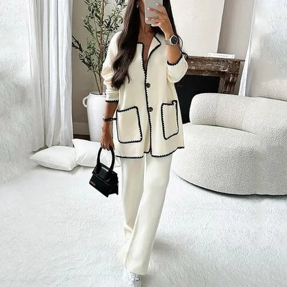 Traje de Abrigo Femenino Elegante y Cómodo