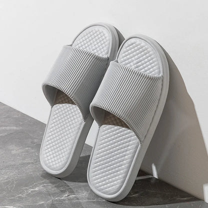 Sandalias de piscina brillantes