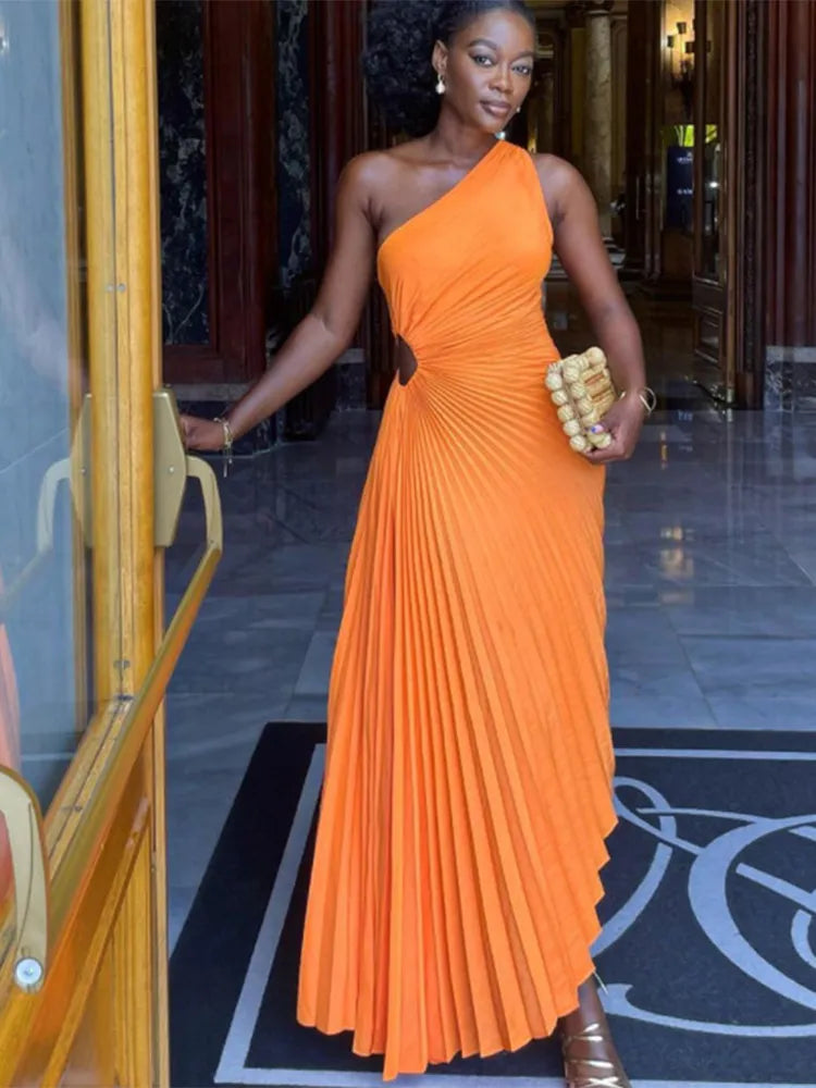 Vestido Noche Elegante con Volantes y Piel - Vestiria