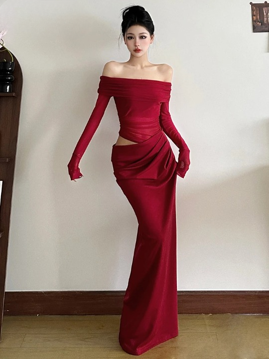 Vestido Elegante con Hombros al Descubierto y Malla