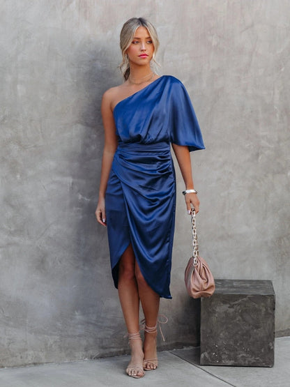 Vestido Satén Asimétrico Elegante