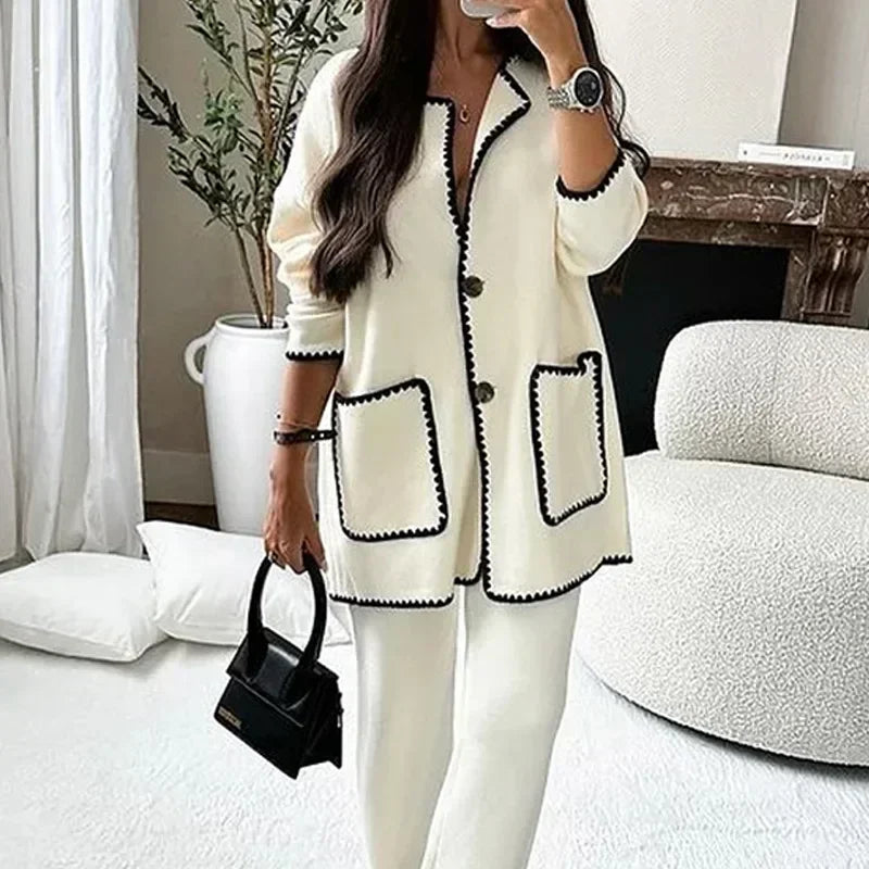 Traje de Abrigo Femenino Elegante y Cómodo - Vestiria