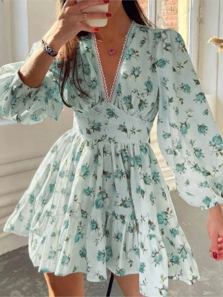 Vestido Mini Ligero con Encaje Floral