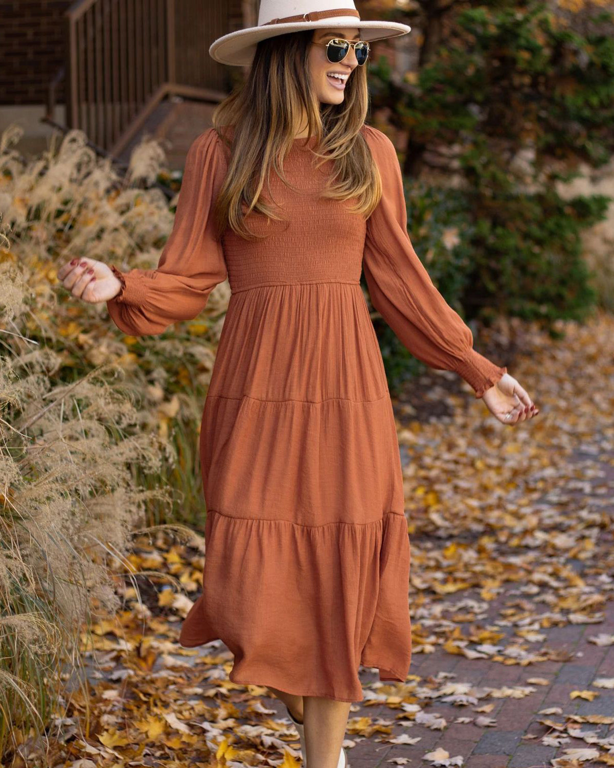 Vestido de Invierno con Mangas Largas y Capas
