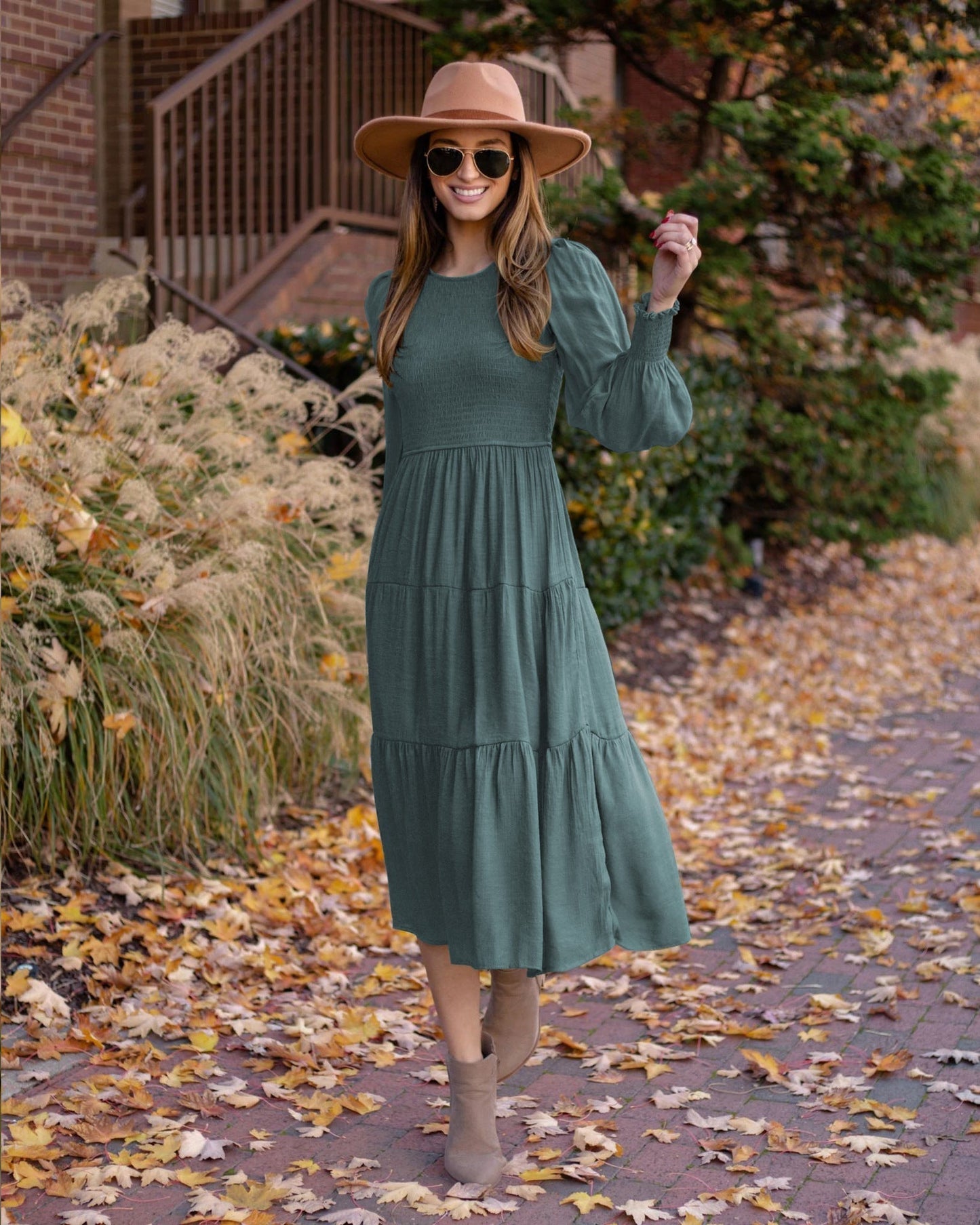 Vestido de Invierno con Mangas Largas y Capas