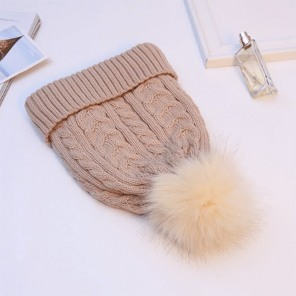 Gorro de lana cálido con pompon para mujer