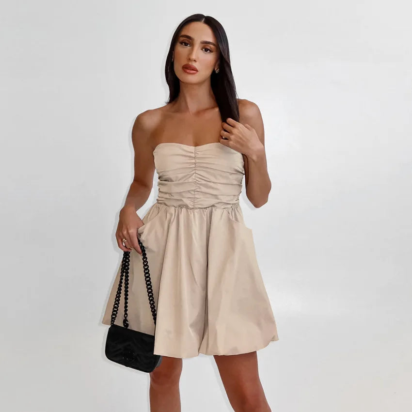Vestido Corto Sin Tirantes con Bolsas
