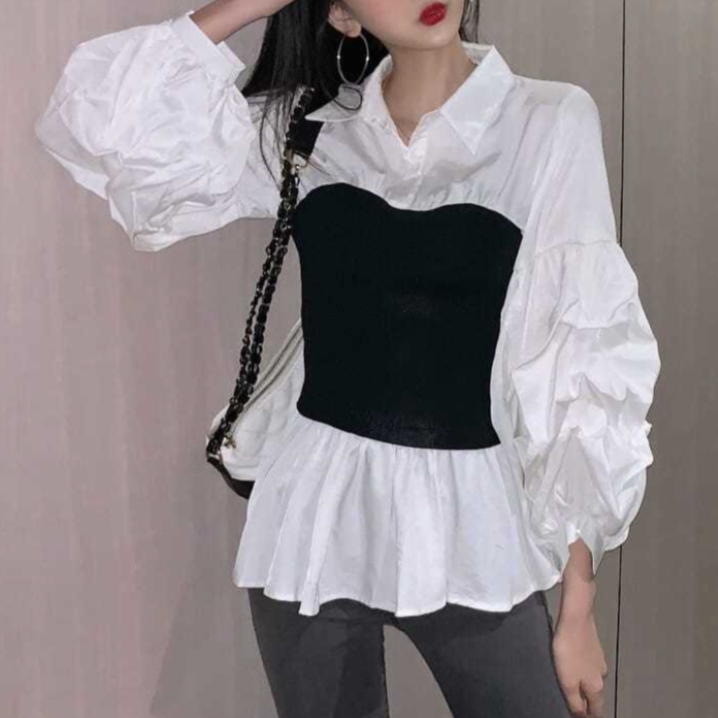 Blusa Elegante con Mangas Voladas