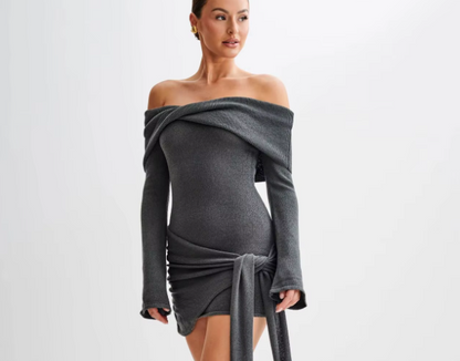 Vestido de Punto con Hombros Descubiertos Elegante