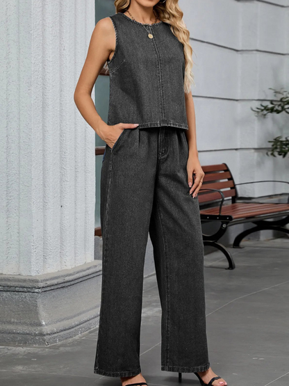 Pantalones vaqueros con tirantes y camiseta deportiva - Vestiria
